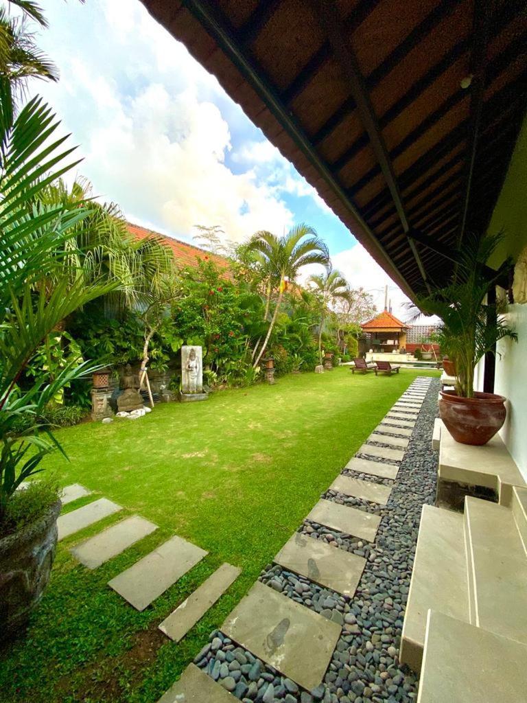 Puri Ayu Hotel Canggu  Exterior photo