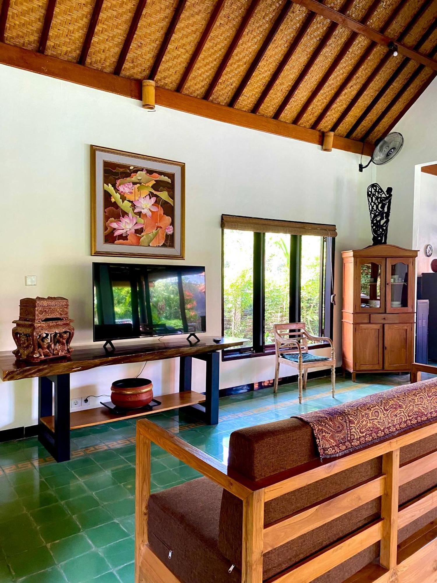 Puri Ayu Hotel Canggu  Exterior photo