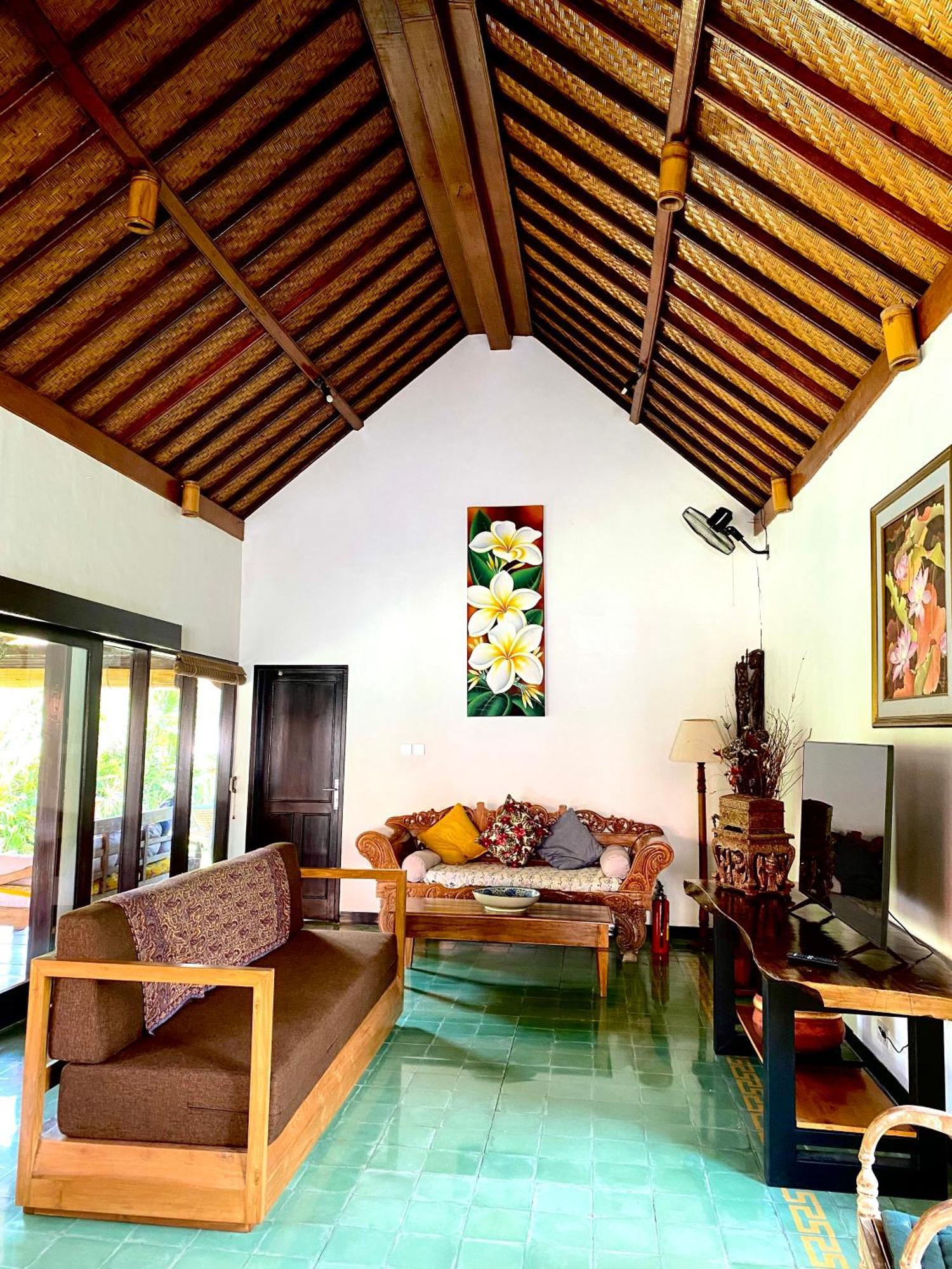 Puri Ayu Hotel Canggu  Exterior photo