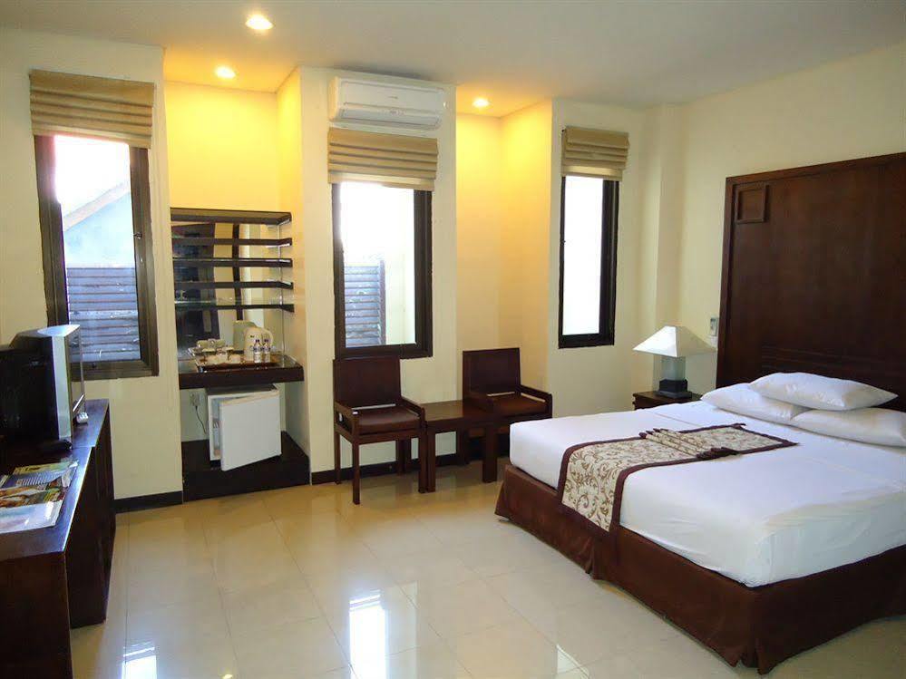 Puri Ayu Hotel Canggu  Exterior photo